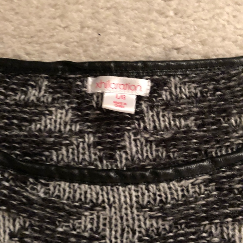 Black & white Nordic knit sweater - Picture 4 of 6